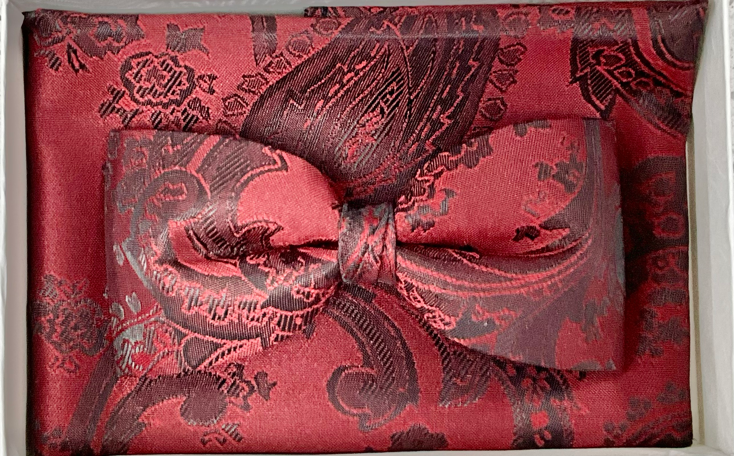 DEEP MAROON PAISLEY image 0